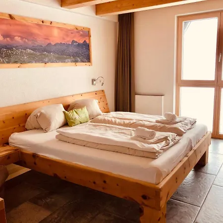 Am Krippenstein Lodge